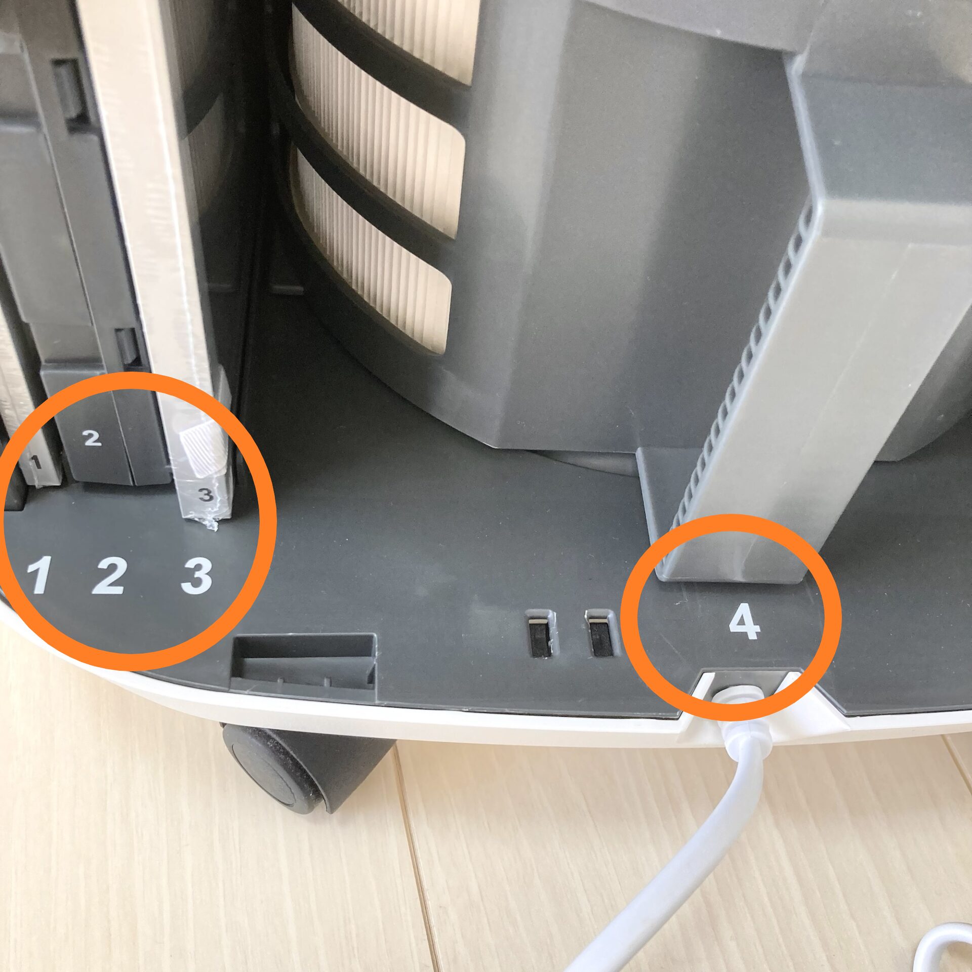 本体とフィルターに1~4までの番号が振られている写真