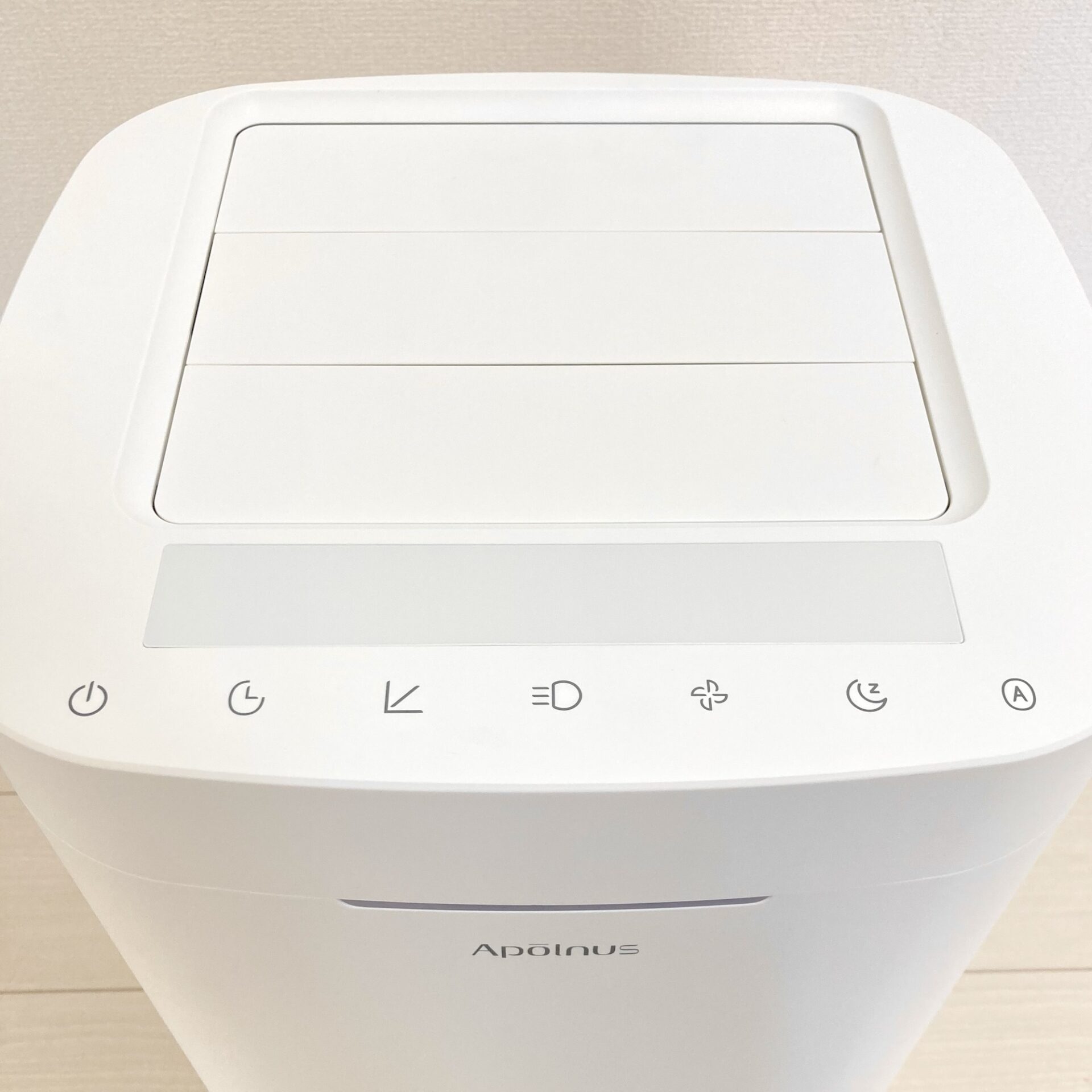 Apolnus Venus上部の写真(吹き出し口とコントロールパネルが写っている)