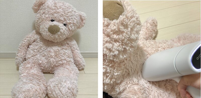 ぬいぐるみにスチームを当てている様子